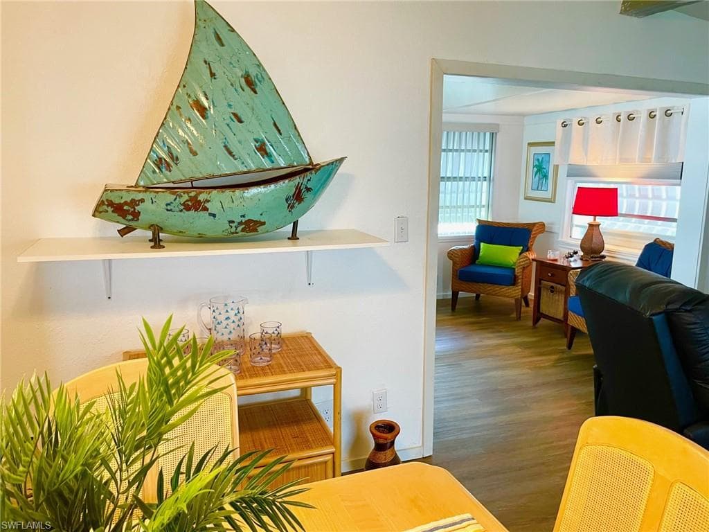 252 Daisy Ave, Fort Myers, FL 33908-7