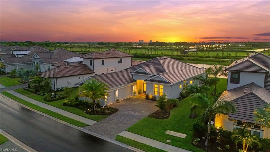 15445 Turin Dr, Naples, FL 34114-2
