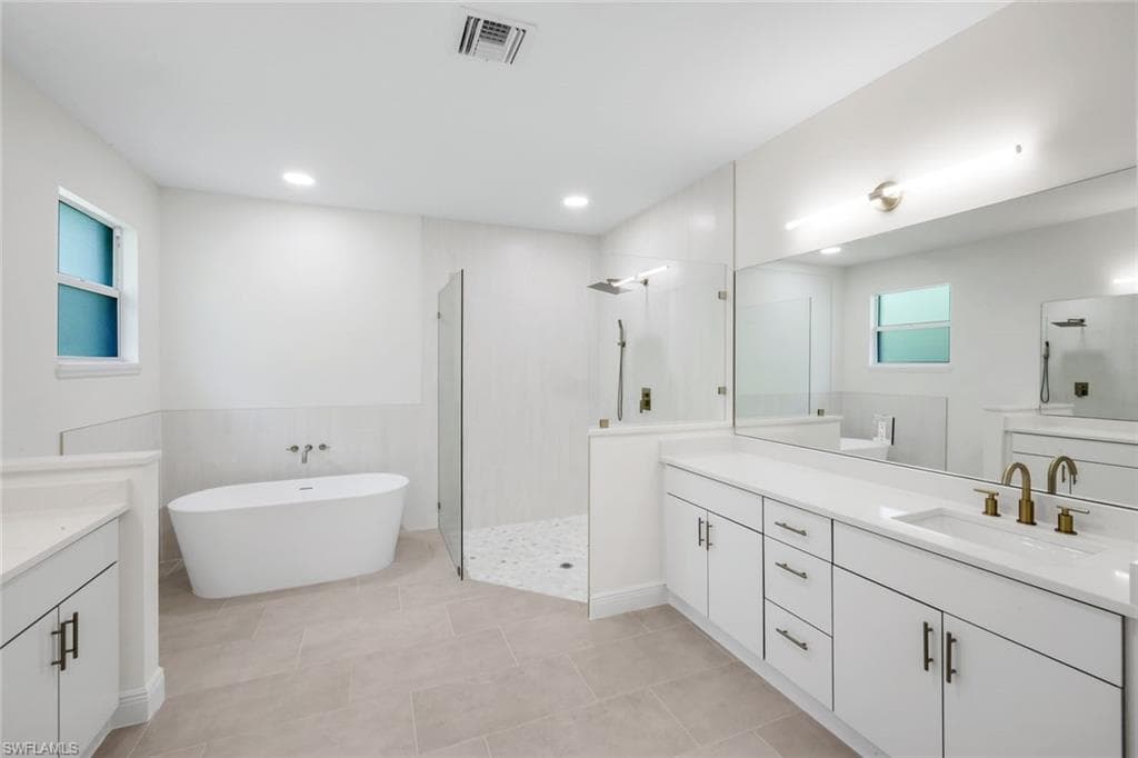 2180 12th Ave NE, Naples, FL 34120-8