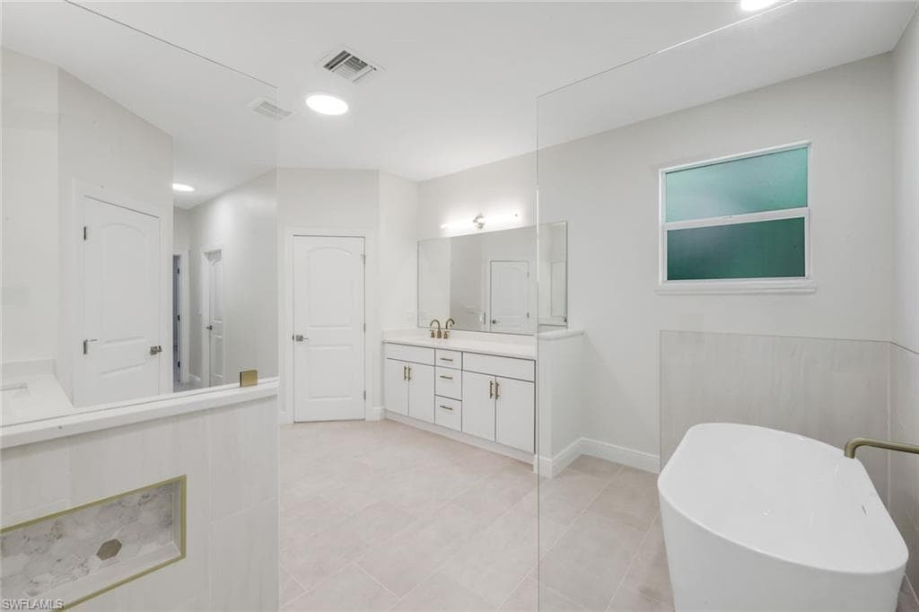 2180 12th Ave NE, Naples, FL 34120-9