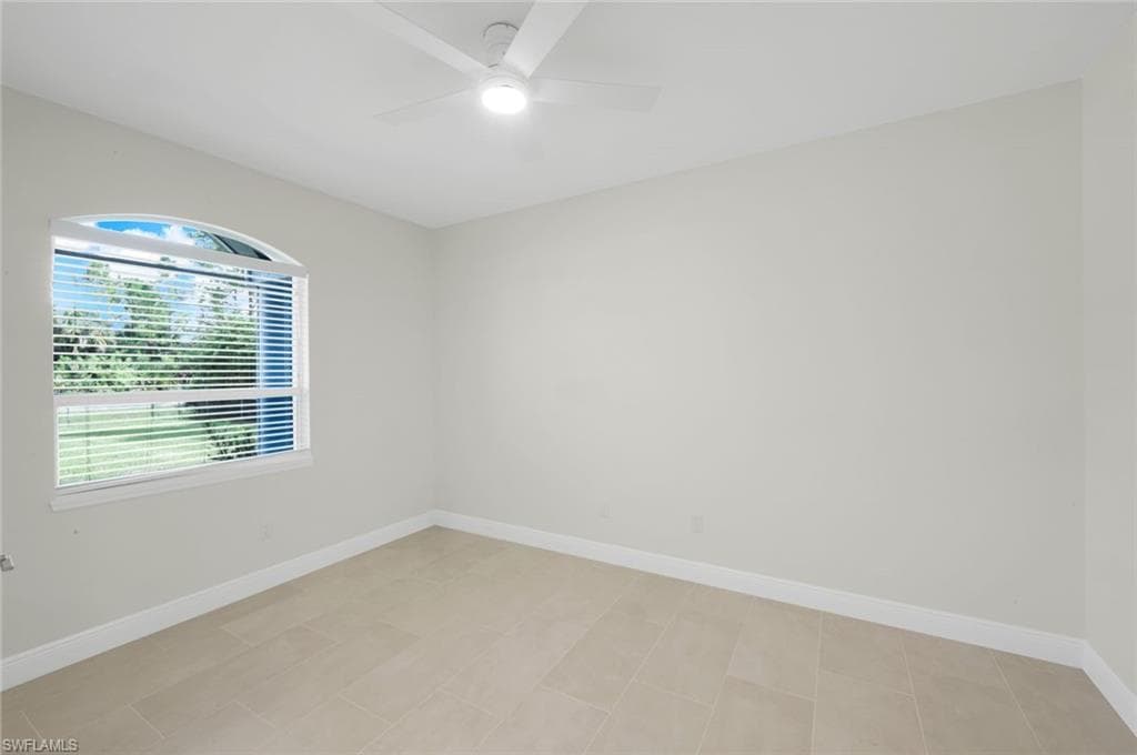 2180 12th Ave NE, Naples, FL 34120-20
