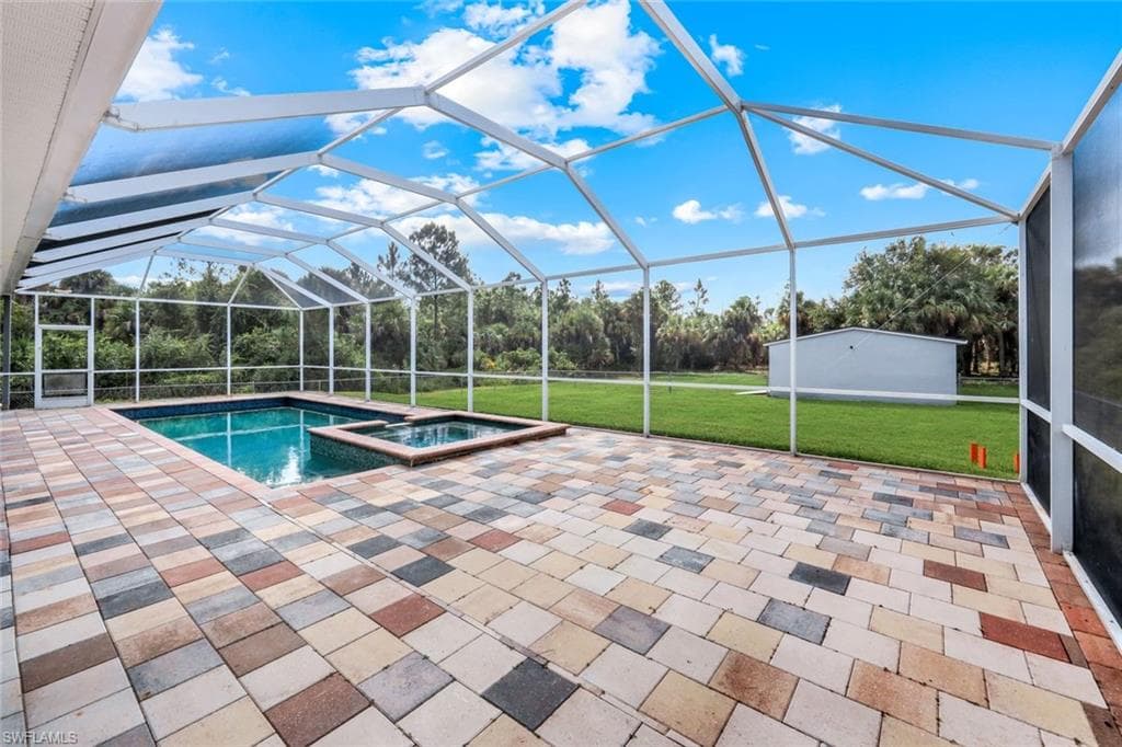 2180 12th Ave NE, Naples, FL 34120-31