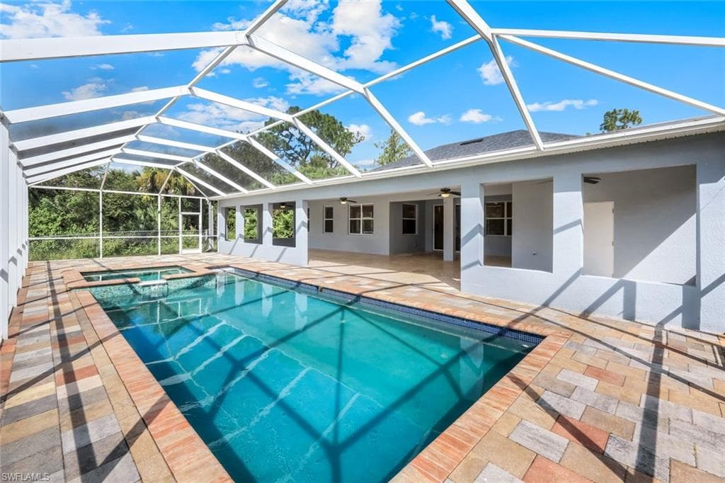 2180 12th Ave NE, Naples, FL 34120-33