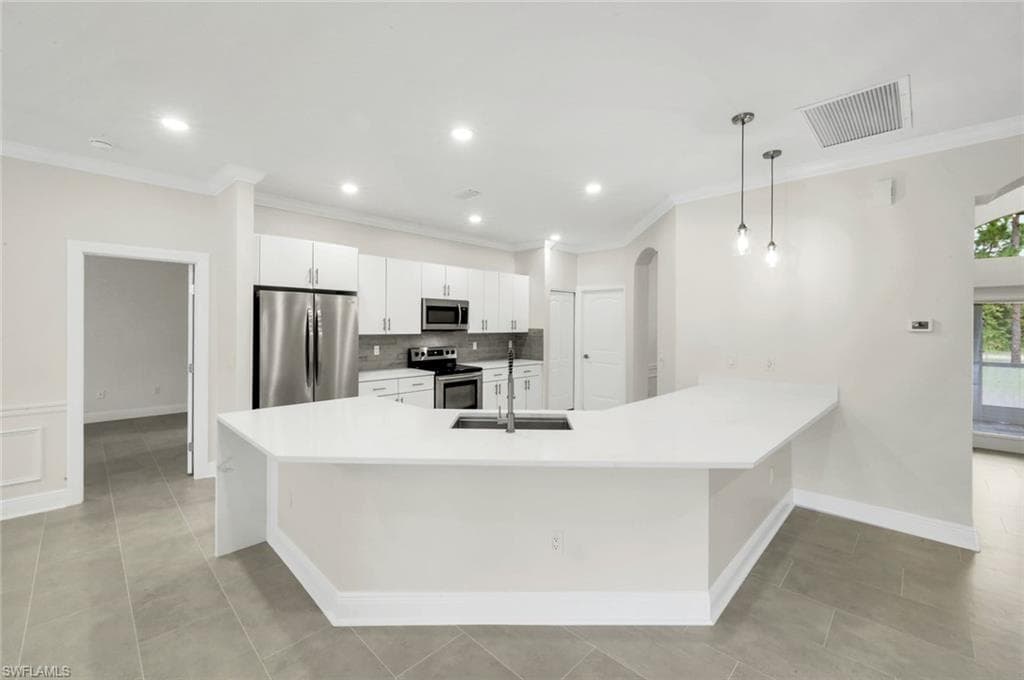 2180 12th Ave NE, Naples, FL 34120-5