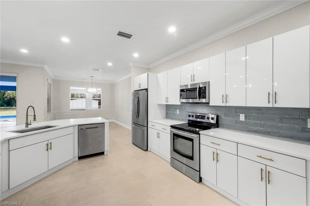 2180 12th Ave NE, Naples, FL 34120-6