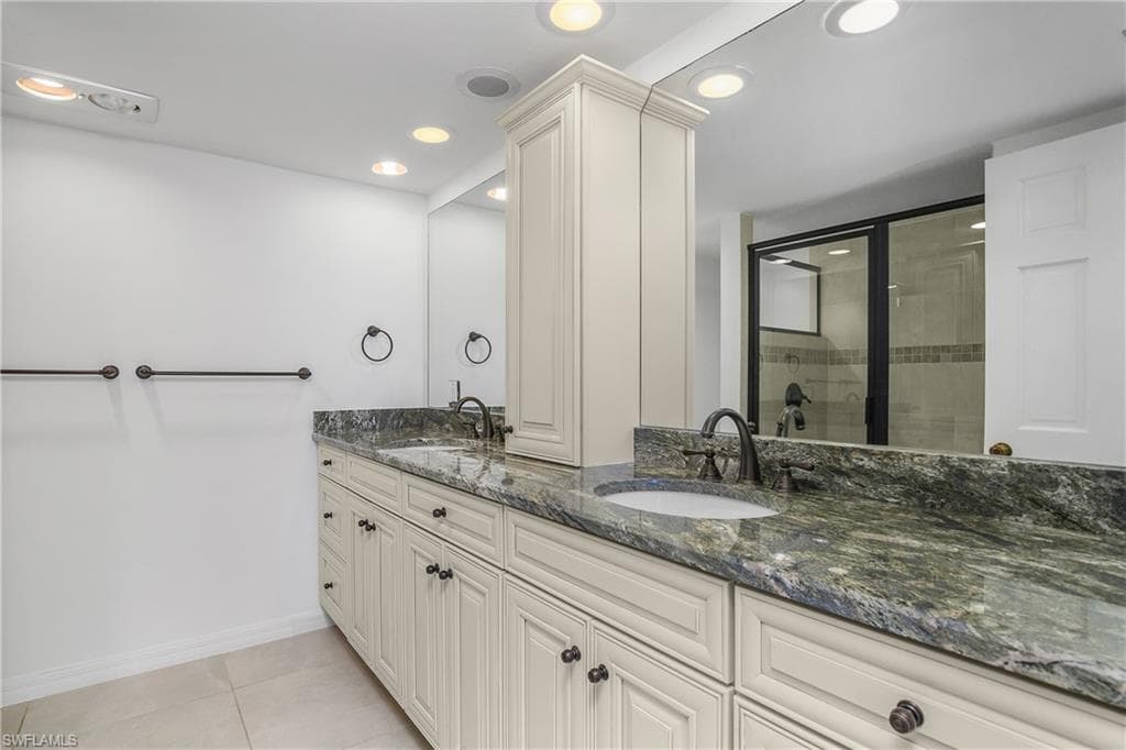 3483 Gulf Shore Blvd N 401, Naples, FL 34103-21