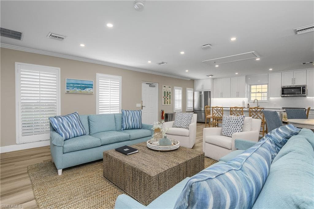 3483 Gulf Shore Blvd N 401, Naples, FL 34103-26