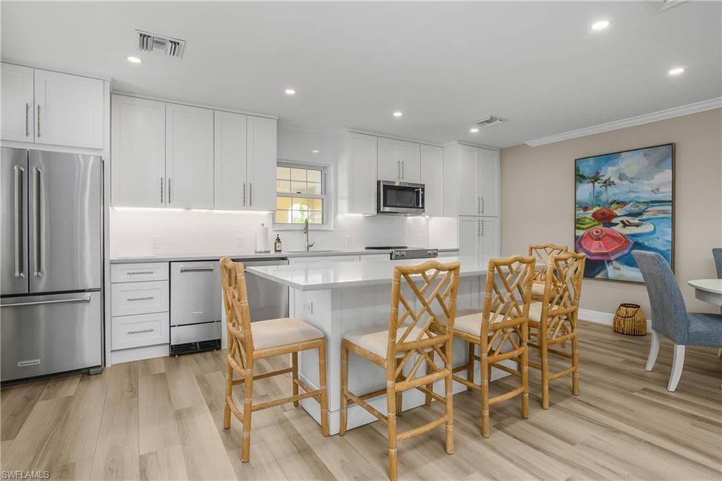 3483 Gulf Shore Blvd N 401, Naples, FL 34103-28