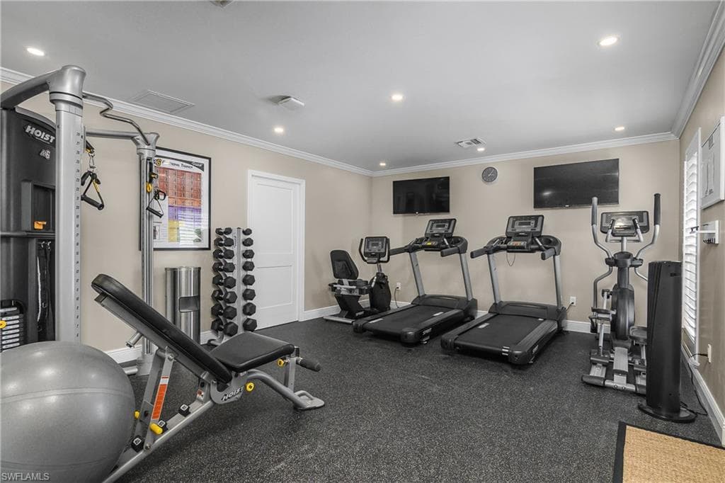 3483 Gulf Shore Blvd N 401, Naples, FL 34103-29