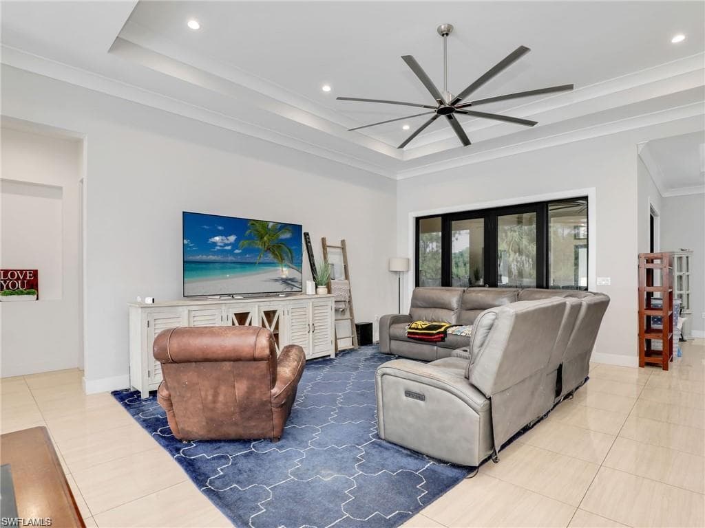 291 10th St SE, Naples, FL 34117-9