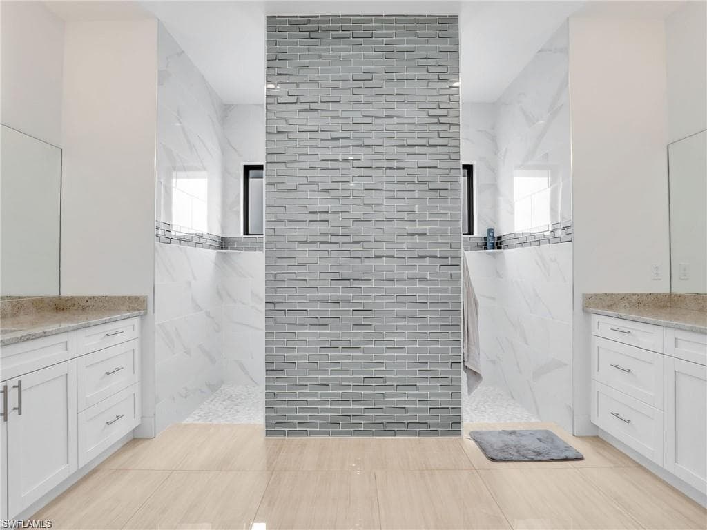 291 10th St SE, Naples, FL 34117-19