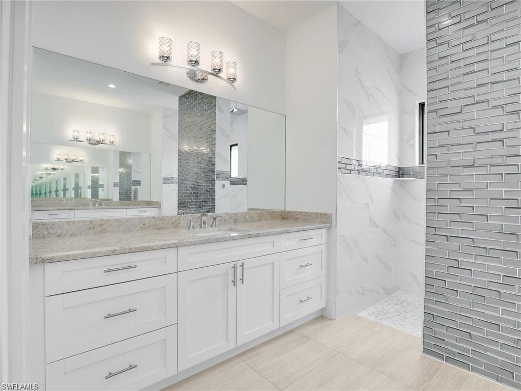 291 10th St SE, Naples, FL 34117-20