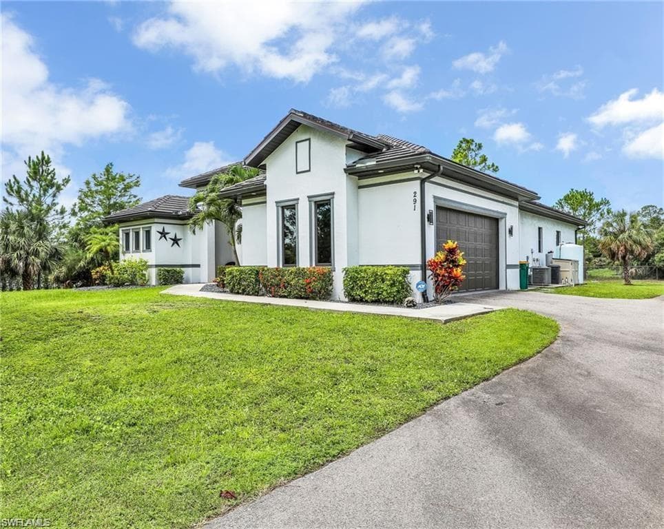 291 10th St SE, Naples, FL 34117-1