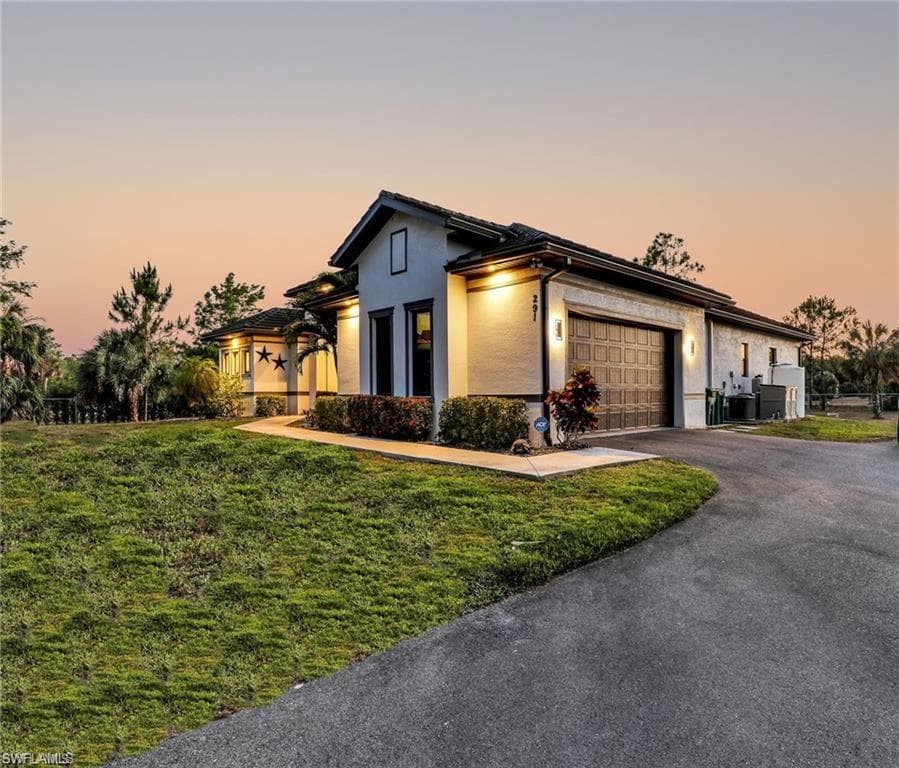 291 10th St SE, Naples, FL 34117-3