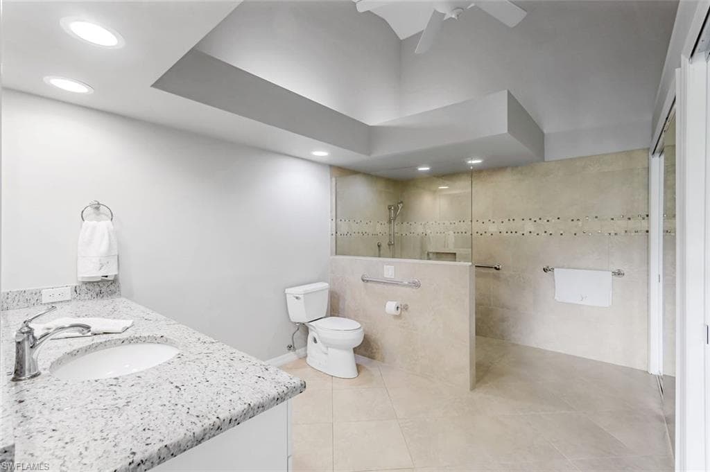 205 Deerwood Cir 103, Naples, FL 34113-11