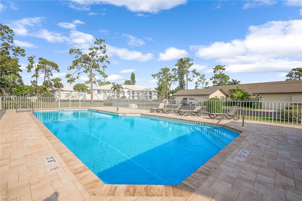 205 Deerwood Cir 103, Naples, FL 34113-20