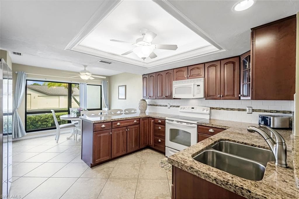 205 Deerwood Cir 103, Naples, FL 34113-7