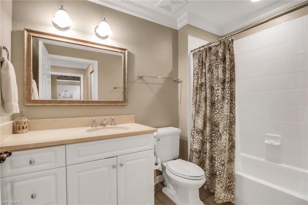 410 Bayfront Pl 2407, Naples, FL 34102-15