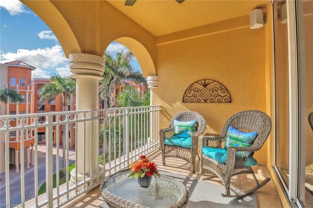 410 Bayfront Pl 2407, Naples, FL 34102-18