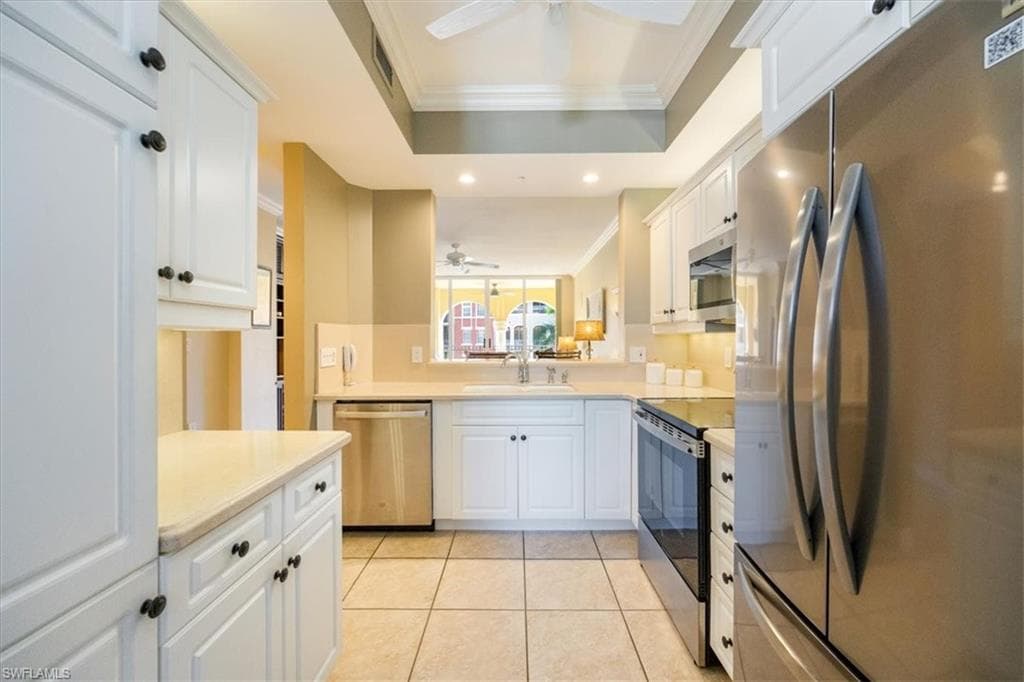 410 Bayfront Pl 2407, Naples, FL 34102-6