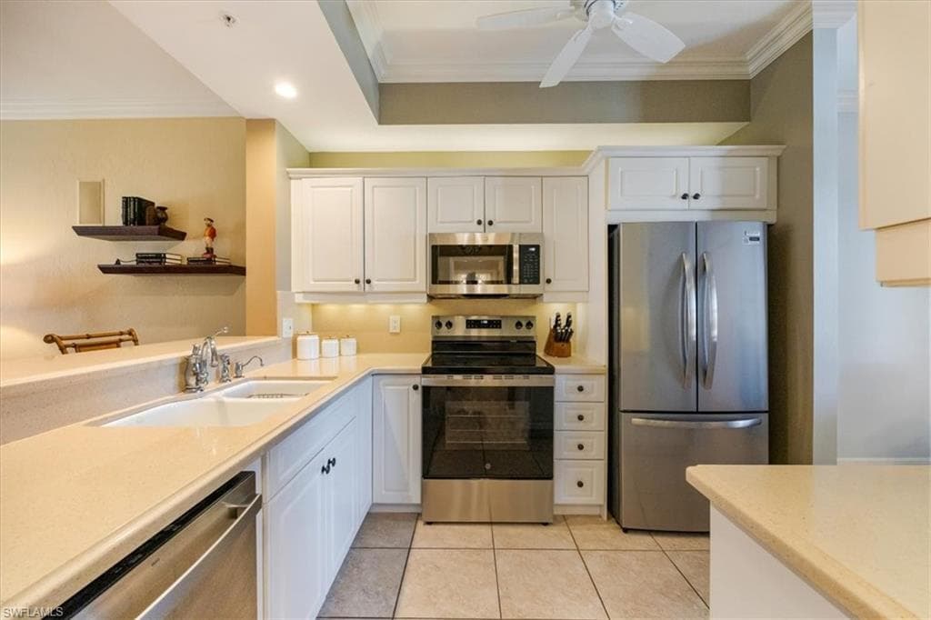 410 Bayfront Pl 2407, Naples, FL 34102-7