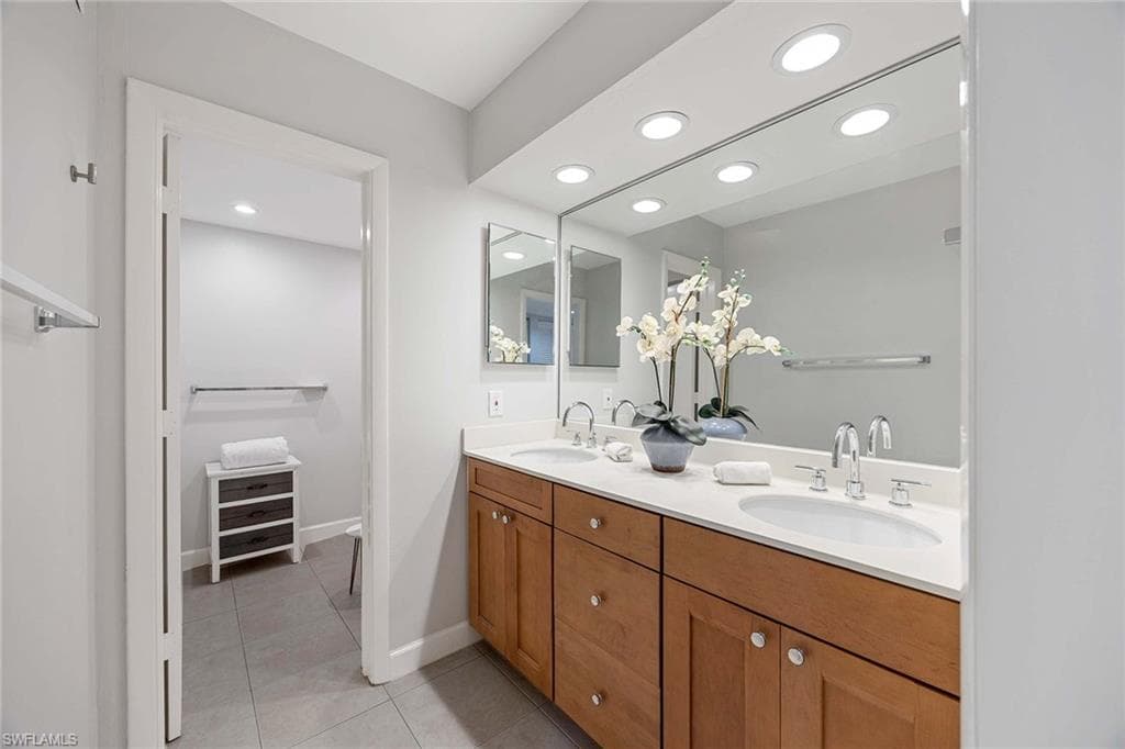 300 Misty Pines Cir C202, Naples, FL 34105-15