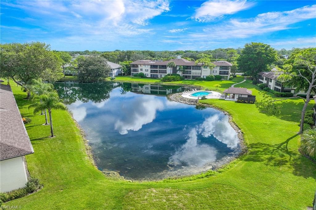 300 Misty Pines Cir C202, Naples, FL 34105-22