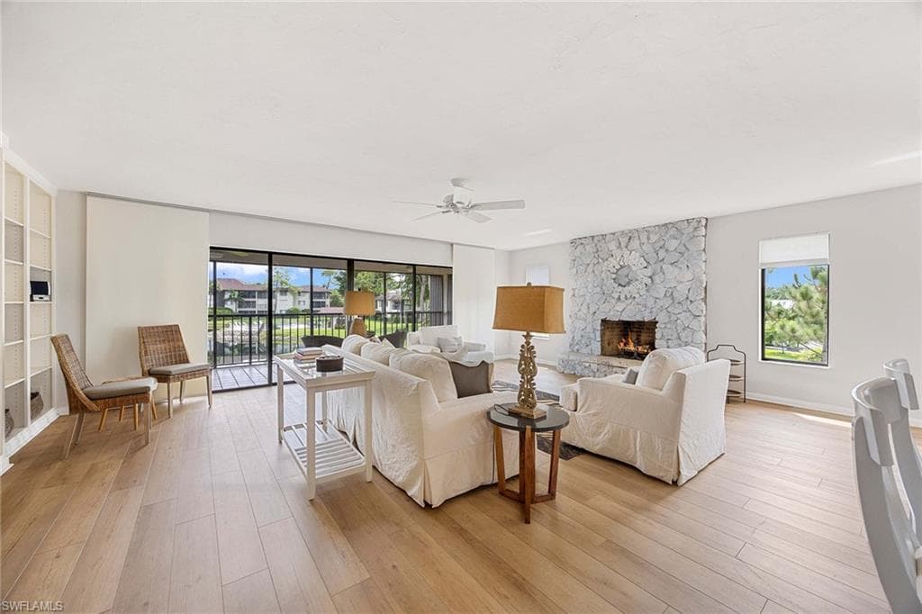 300 Misty Pines Cir C202, Naples, FL 34105-4