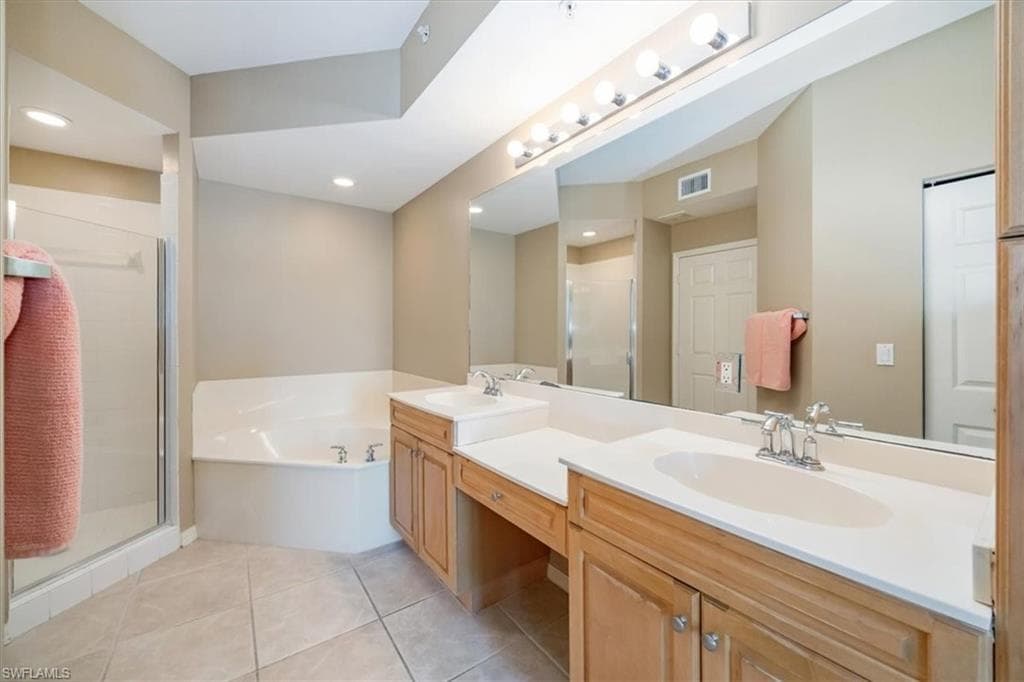 451 Bayfront Pl 5207, Naples, FL 34102-15