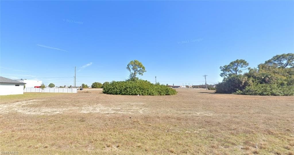 503 7th Pl, Cape Coral, FL 33909-1
