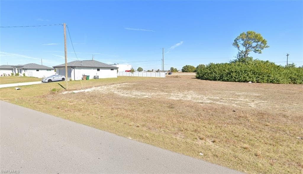 503 7th Pl, Cape Coral, FL 33909-2