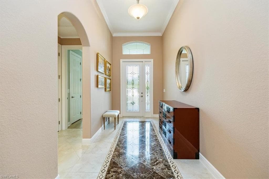7831 Martino Cir, Naples, FL 34112-8