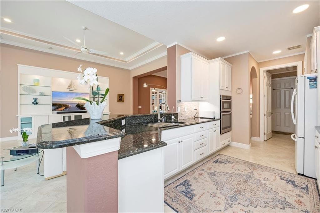 7831 Martino Cir, Naples, FL 34112-12