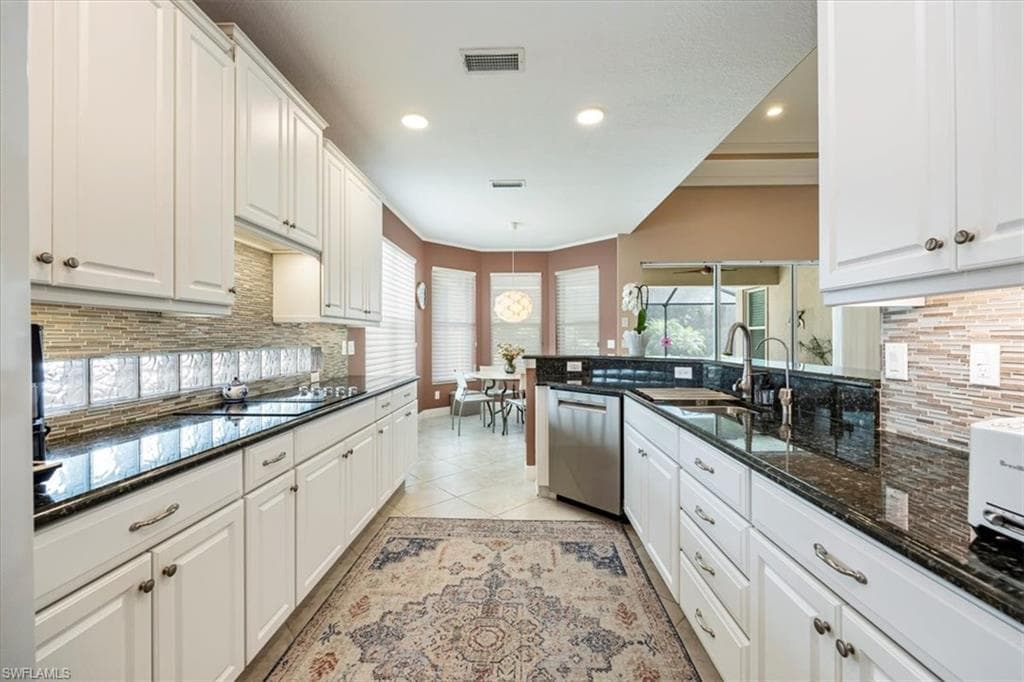 7831 Martino Cir, Naples, FL 34112-13