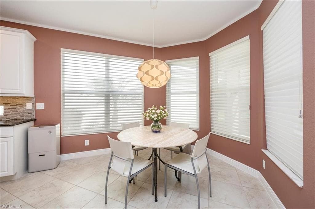 7831 Martino Cir, Naples, FL 34112-15