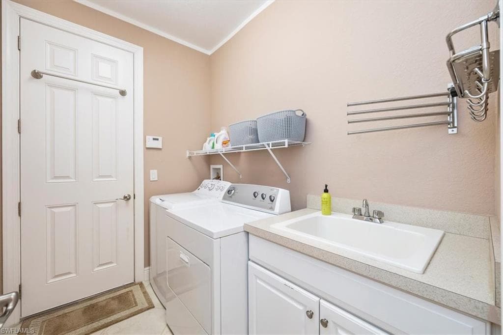 7831 Martino Cir, Naples, FL 34112-23