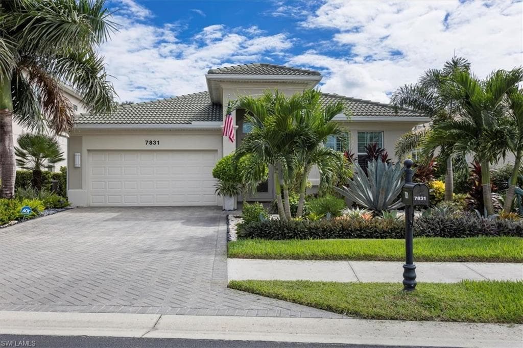 7831 Martino Cir, Naples, FL 34112-2