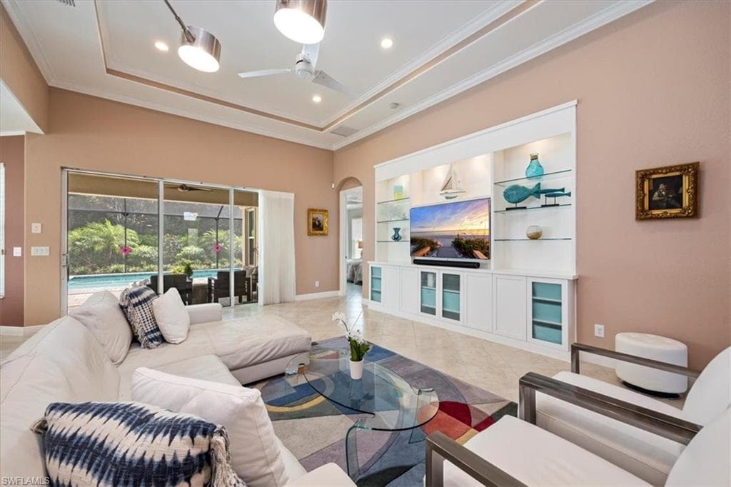 7831 Martino Cir, Naples, FL 34112-4