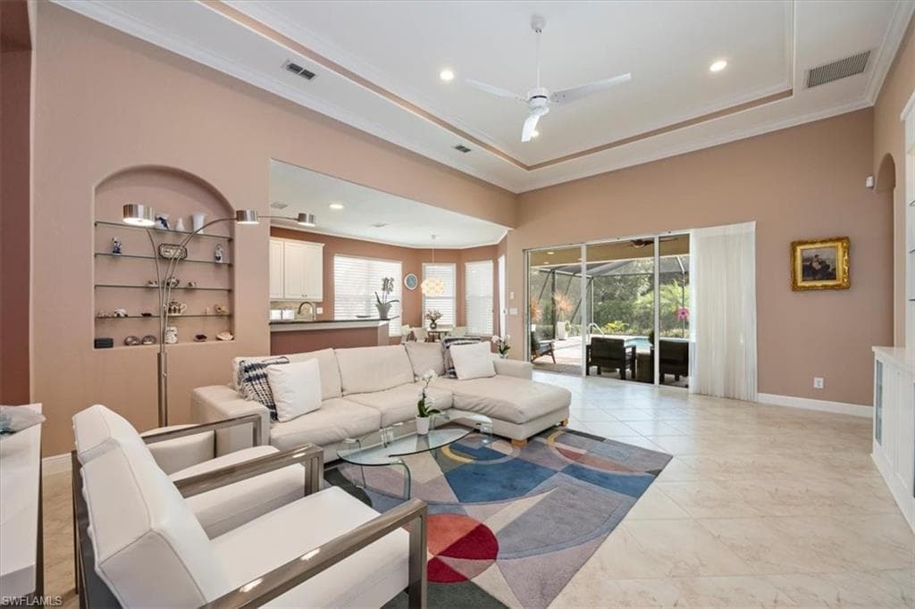 7831 Martino Cir, Naples, FL 34112-5