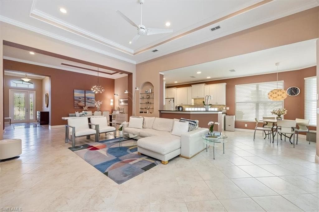 7831 Martino Cir, Naples, FL 34112-6