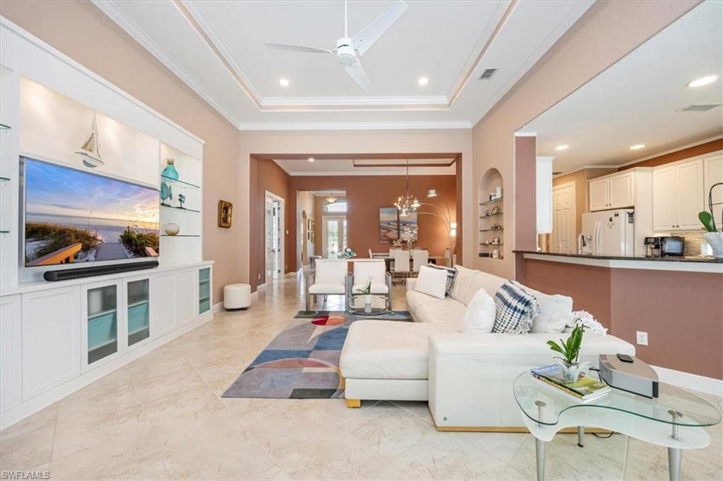 7831 Martino Cir, Naples, FL 34112-7