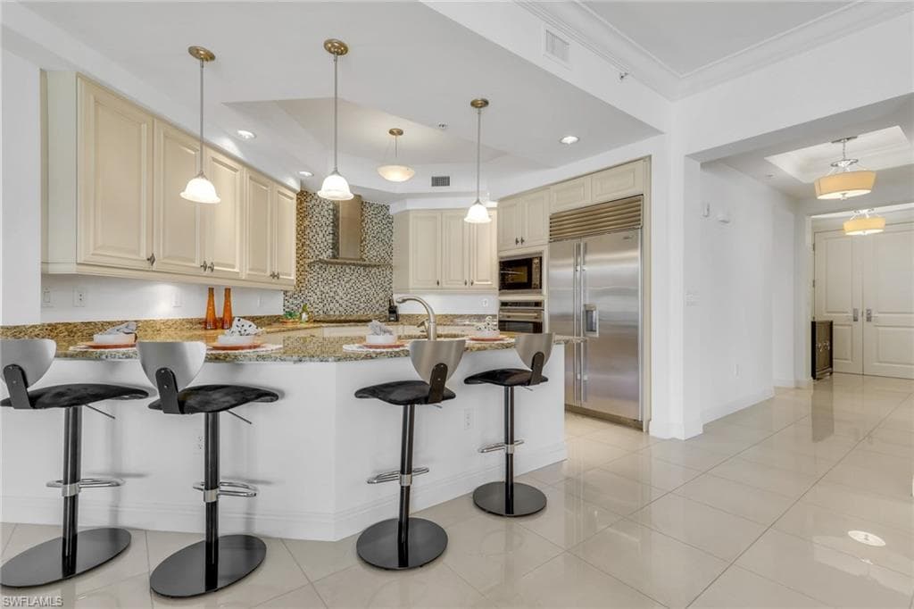 1540 5th Ave S 303d, Naples, FL 34102-8