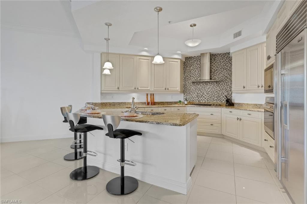 1540 5th Ave S 303d, Naples, FL 34102-9