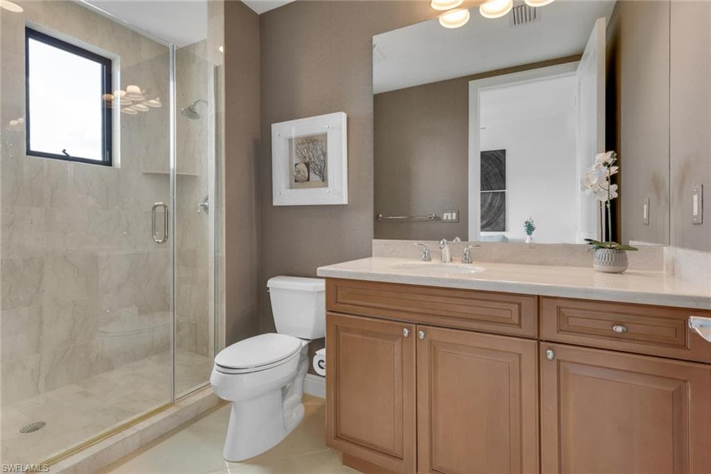 1540 5th Ave S 303d, Naples, FL 34102-18