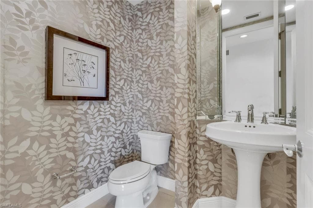 1540 5th Ave S 303d, Naples, FL 34102-19
