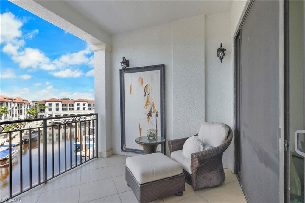 1540 5th Ave S 303d, Naples, FL 34102-21
