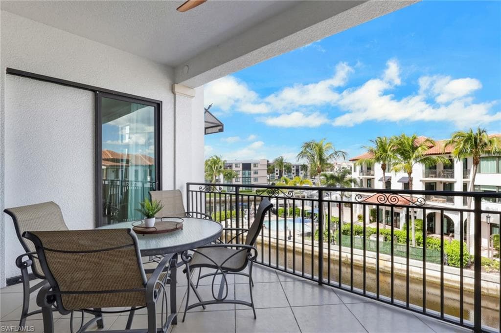 1540 5th Ave S 303d, Naples, FL 34102-22
