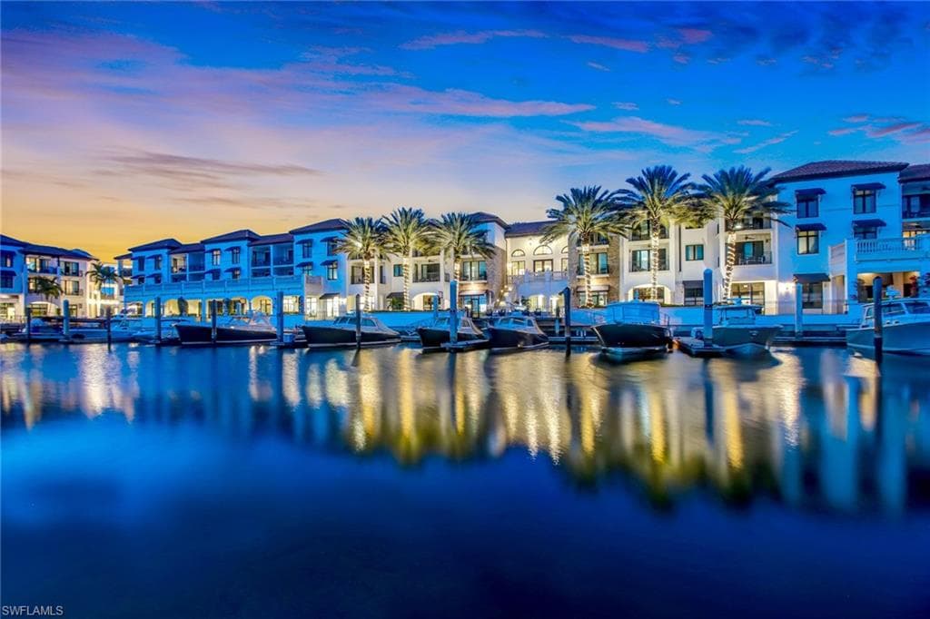 1540 5th Ave S 303d, Naples, FL 34102-35