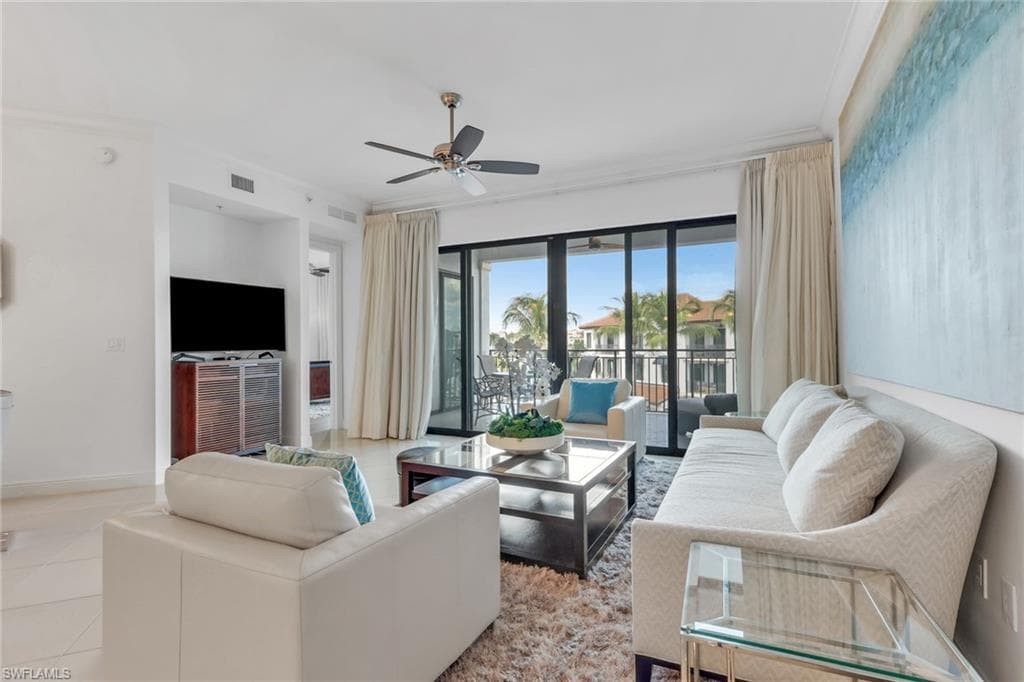 1540 5th Ave S 303d, Naples, FL 34102-2