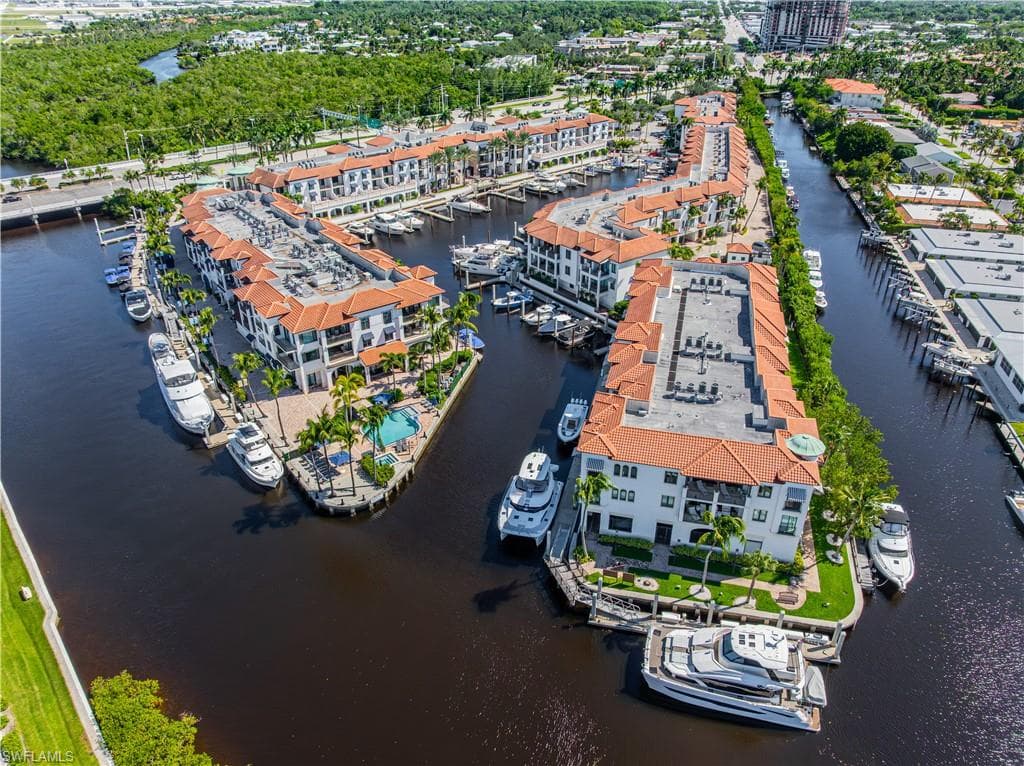 1540 5th Ave S 303d, Naples, FL 34102-42